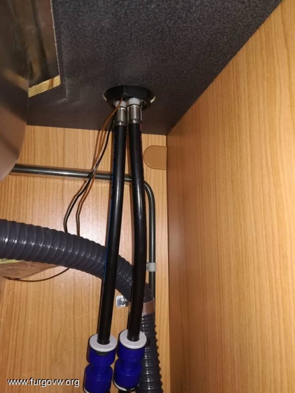 GRIFO MONOMANDO ABATIBLE REICH TWIST UNIQUICK CON INTERRUPTOR - Imagen 4